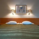 Barclay 3*