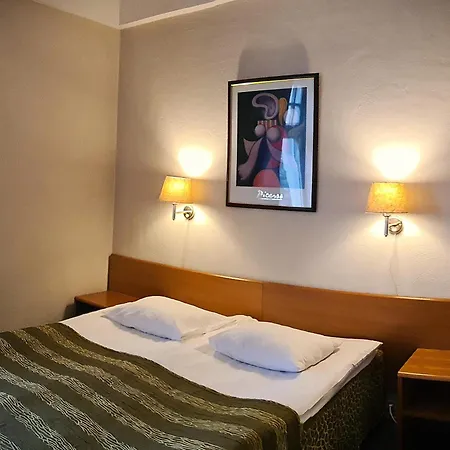 Barclay Hotel 3*