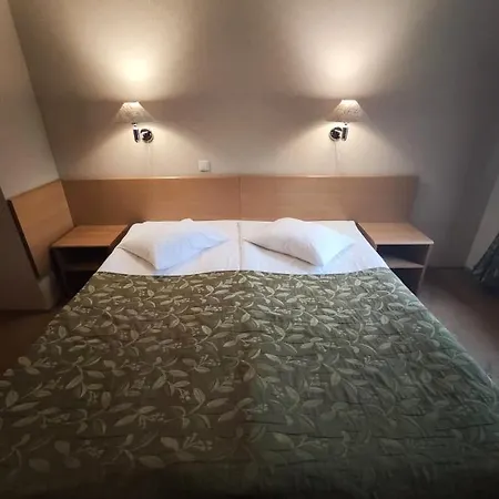 Barclay Hotel 3*